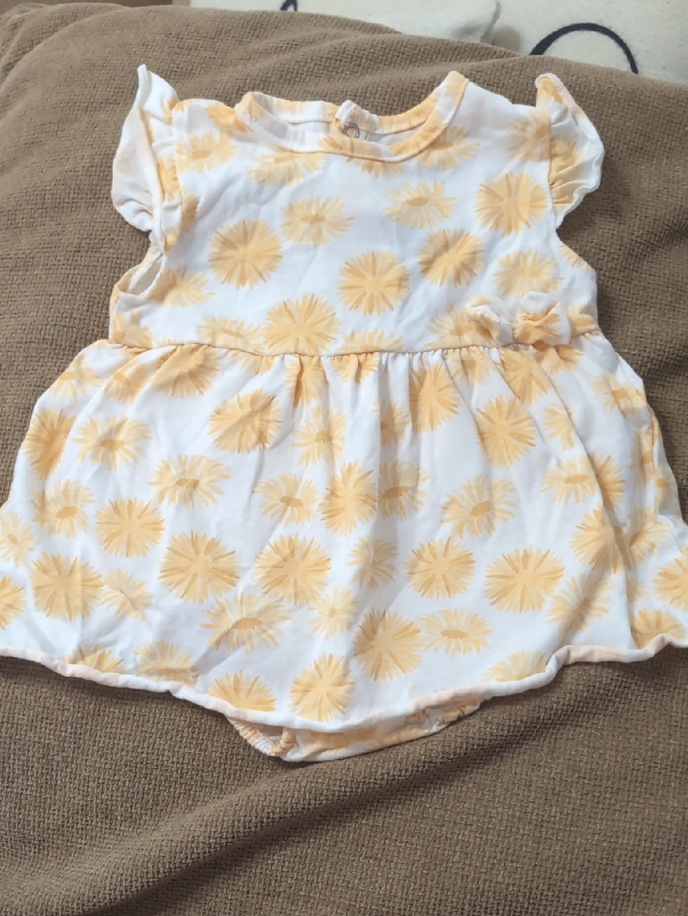 Rene Rofe baby White and Yellow Floral Flutter Dress